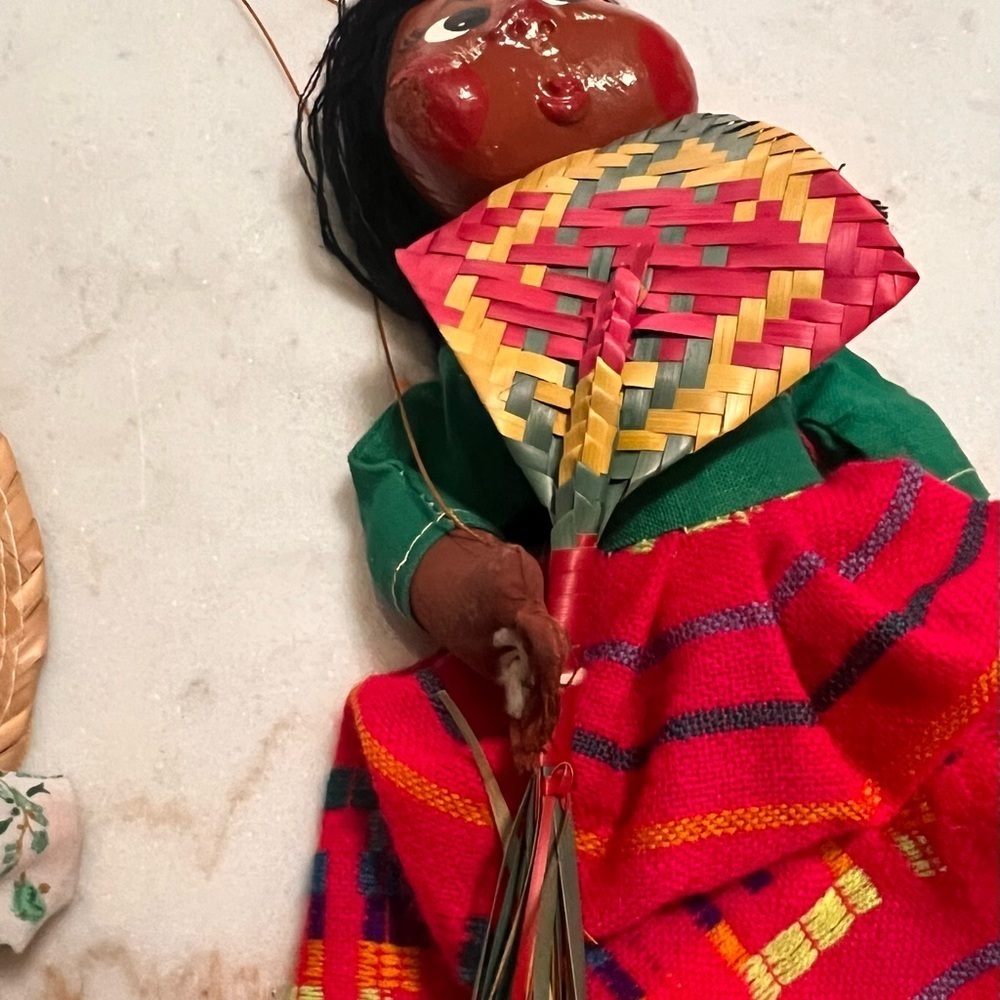 Vintage Mexican Handmade Marionette Folk Art Dolls Lot of 2 Hand Painted Puppets - Picture 5 of 12